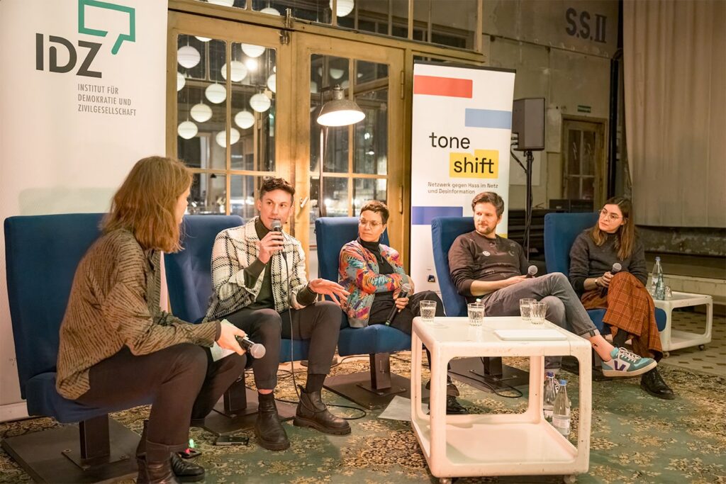 codetekt Workshops & Vorträge: Paneldiskussion zu Community Notes, „Machine Against the Rage“ in Jena